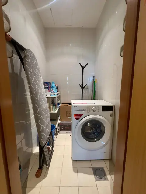 Laundry area with washing machine